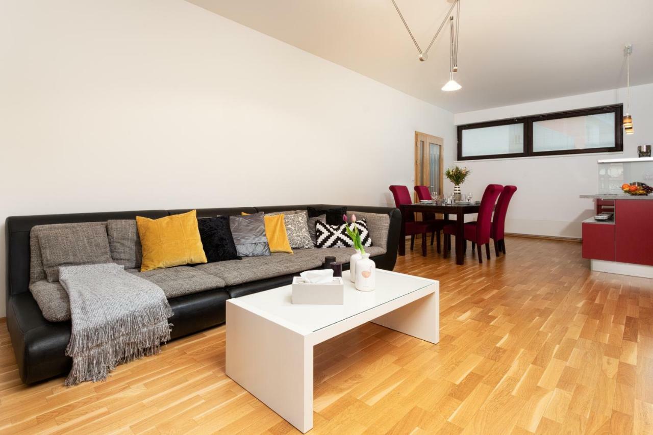 Prague Days - Family 2Bdr Apt - Garage Parking - Balcony Екстериор снимка